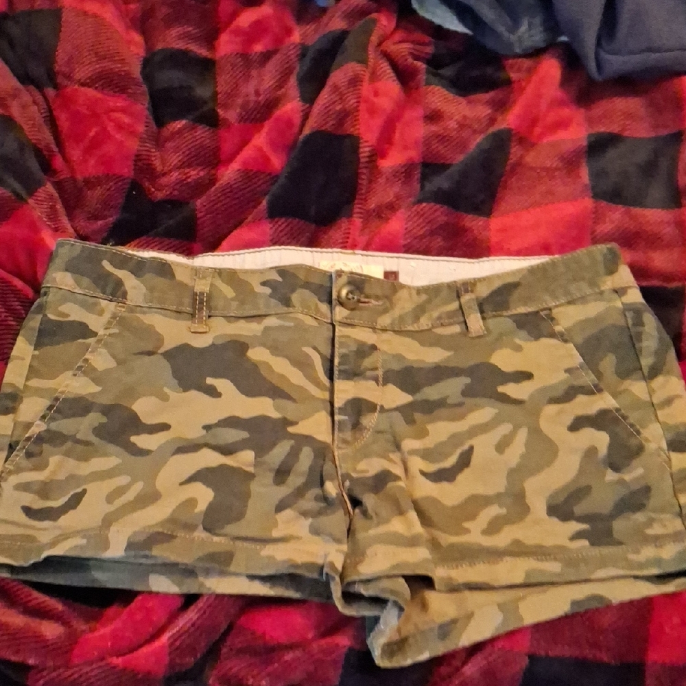 SO Women's Green Camo Cargo Shorts
